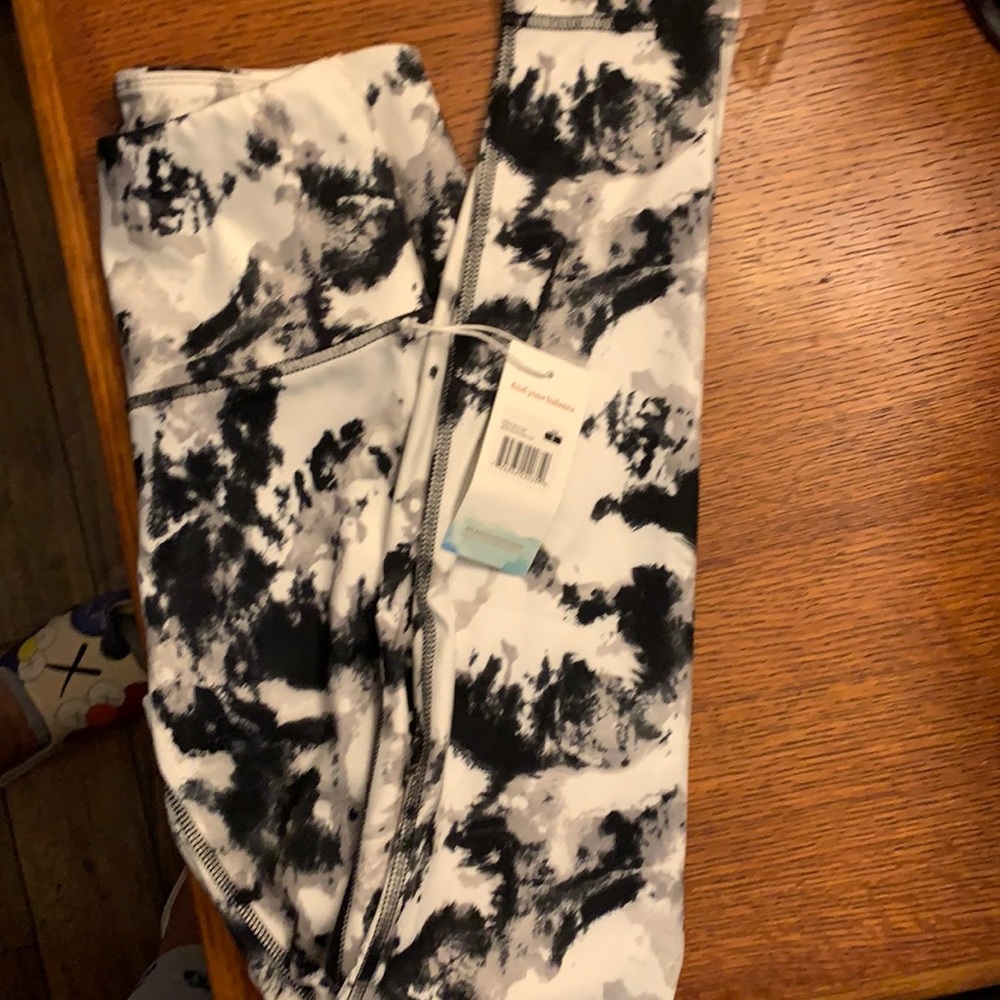 Balance collection size small leggings